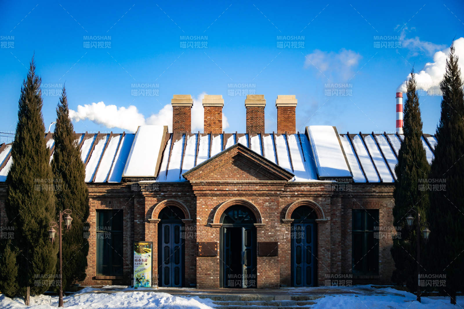 沈阳奉天工厂雪后古建筑静谧景图片