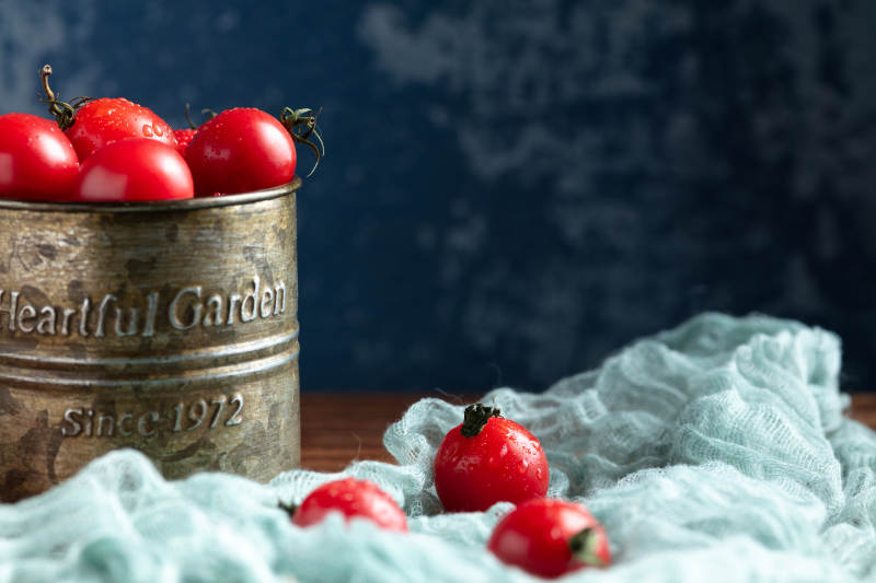 复古杯装小番茄图片