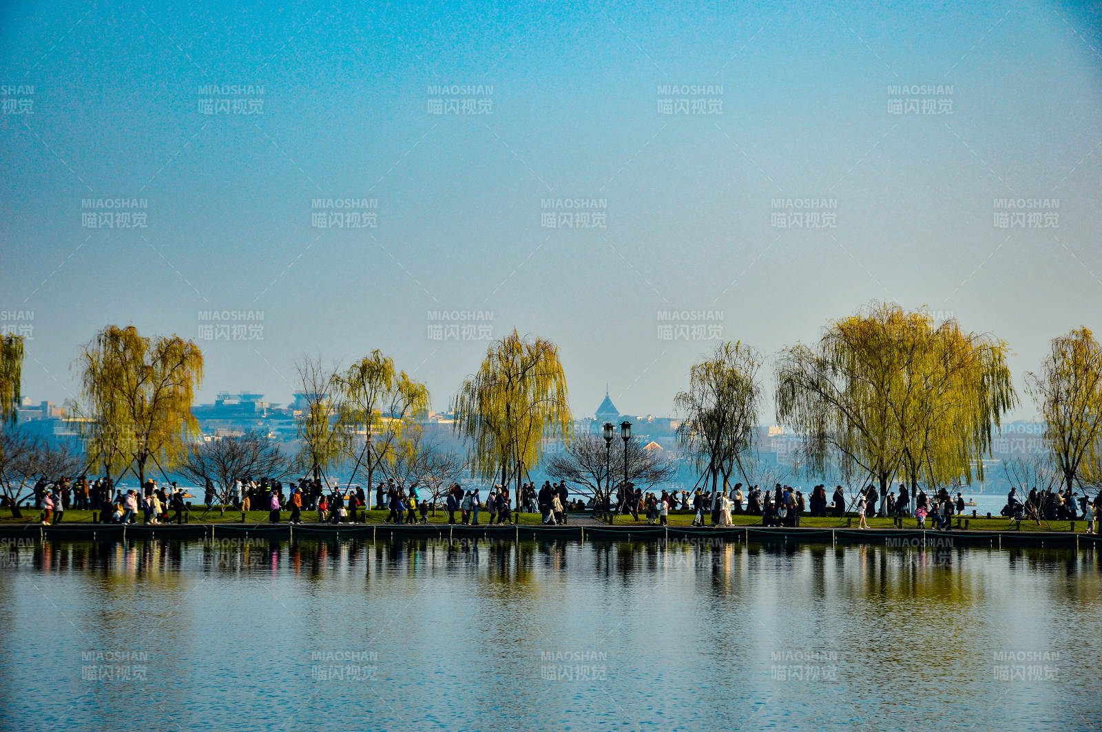 杭州西湖白堤图片