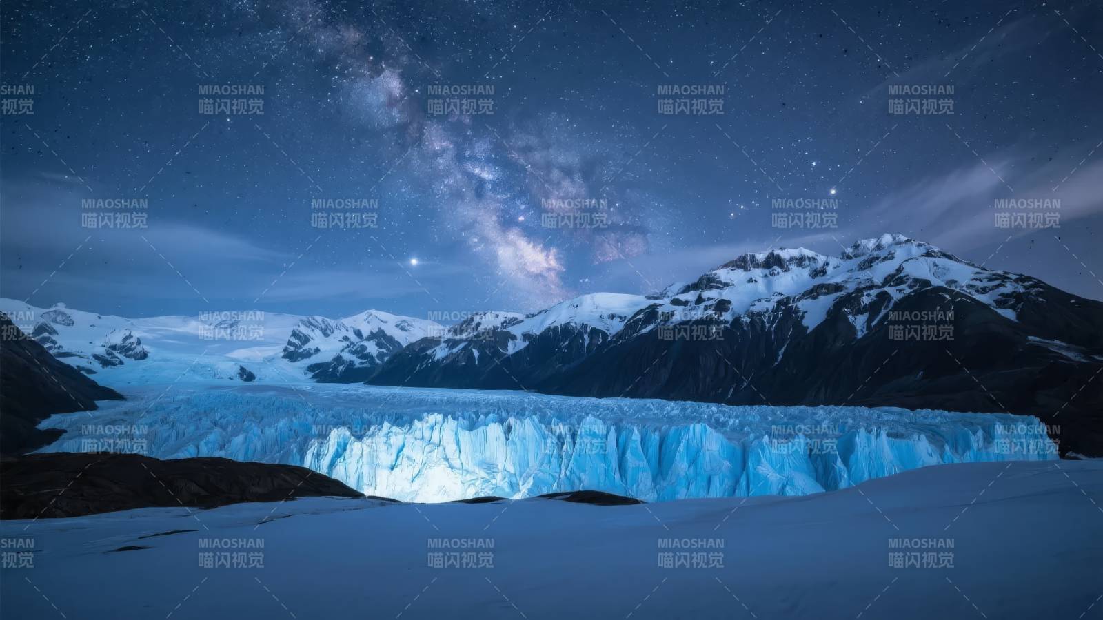 星河映冰川图片