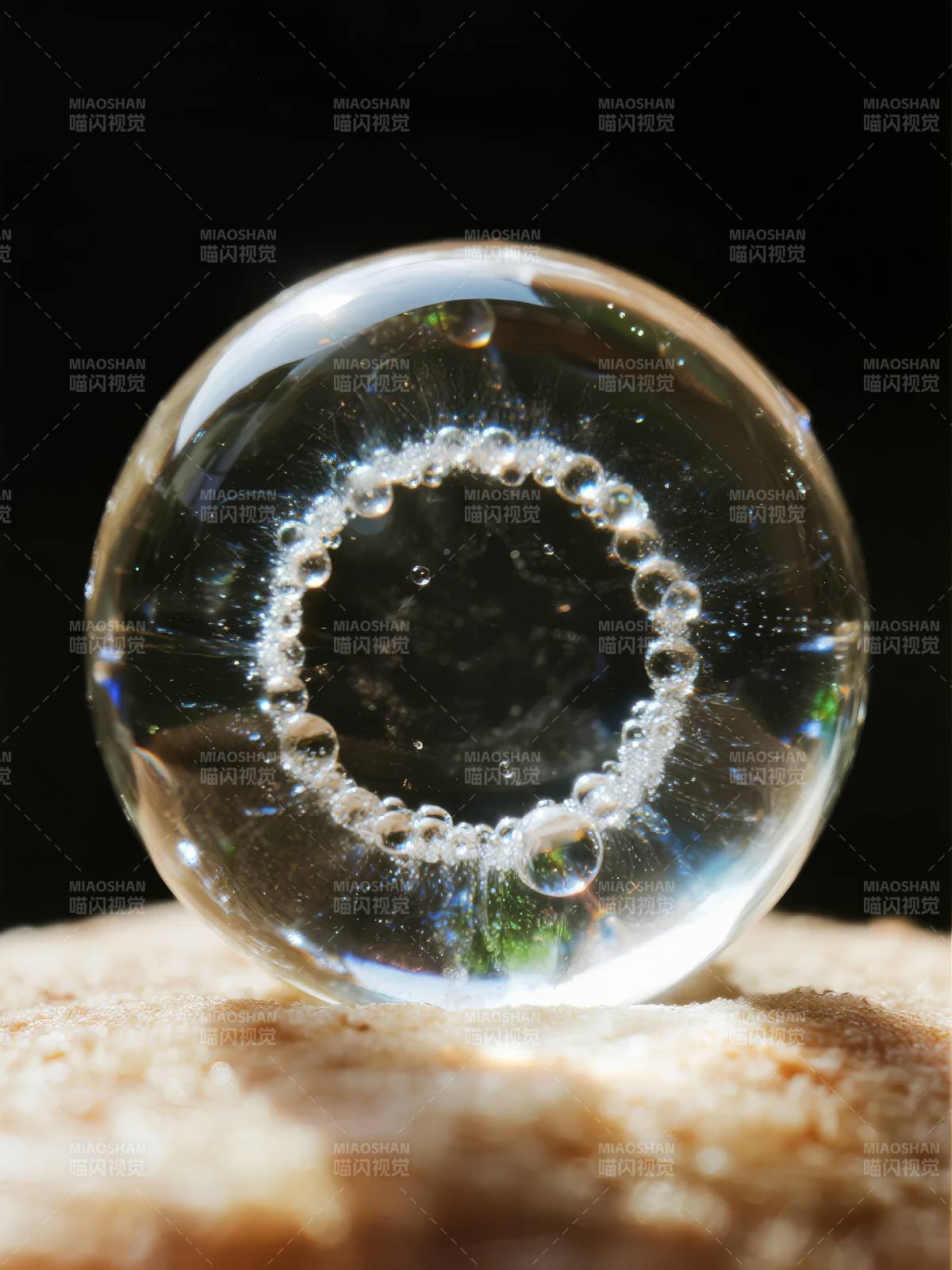 晶球中的气泡环图片