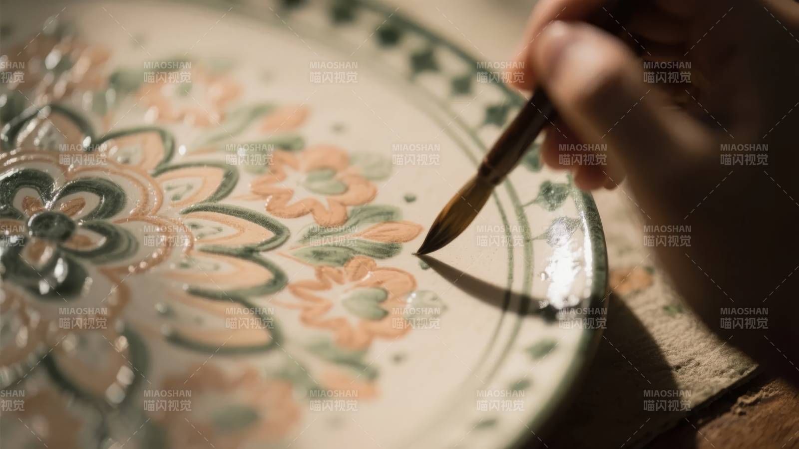 手绘陶瓷艺术图片