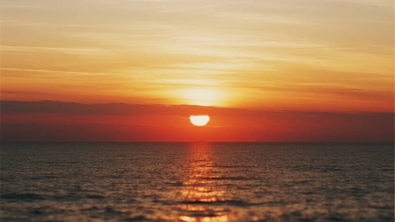 夕阳海面美景图片