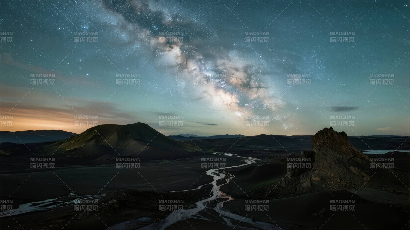 星河映山川图片