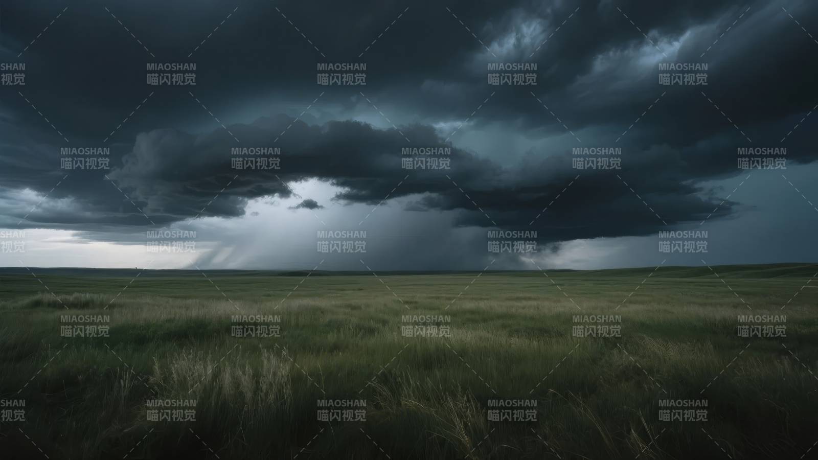 风暴来临前的草原图片