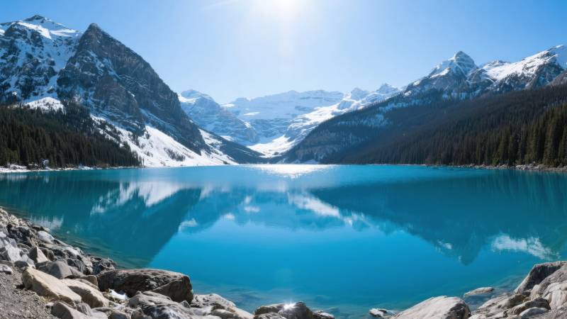 雪山映湖光图片