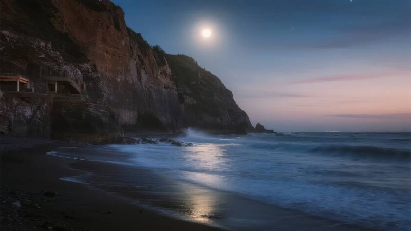 月照海岸夜景图片