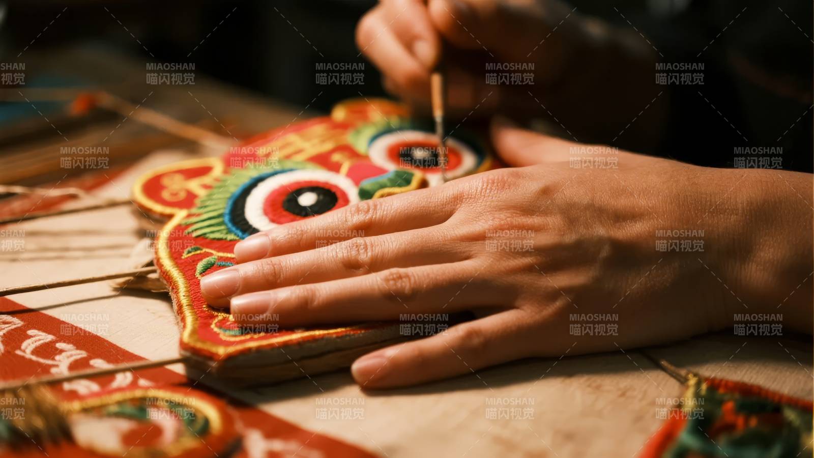 手工刺绣脸谱图片