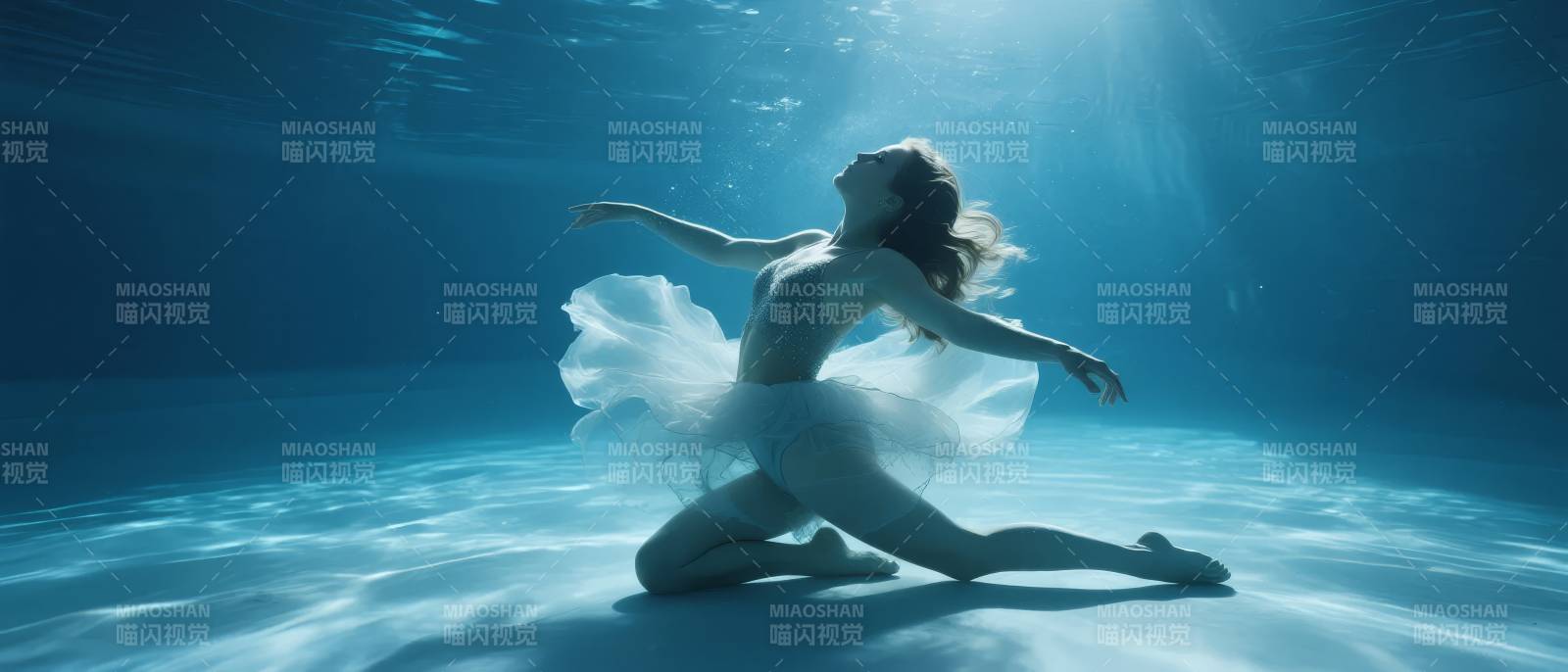 水下芭蕾舞者图片