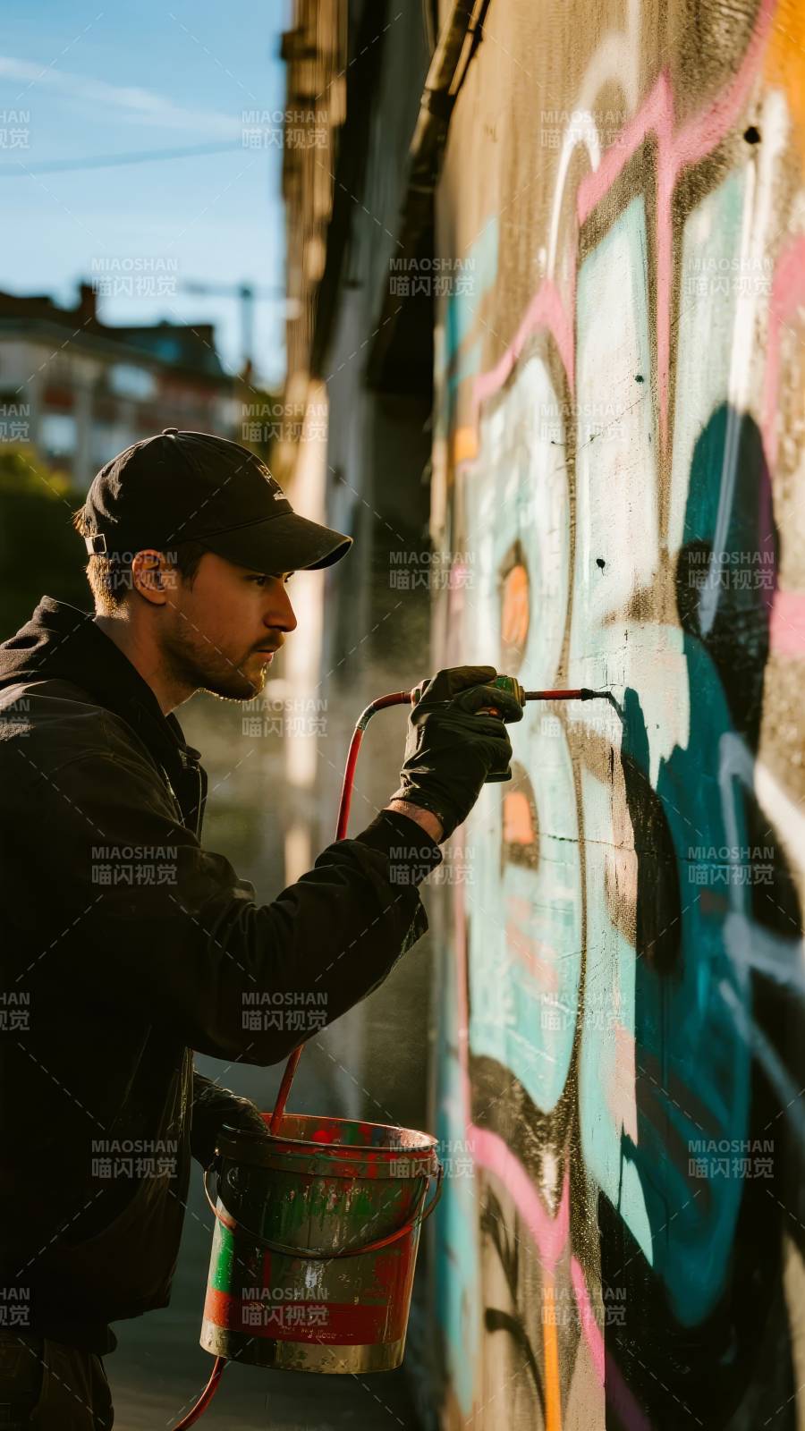 街头涂鸦创作中图片