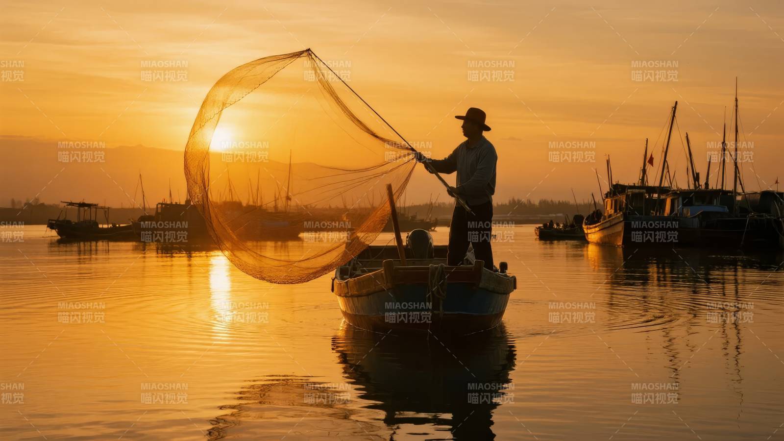渔夫撒网夕阳下图片