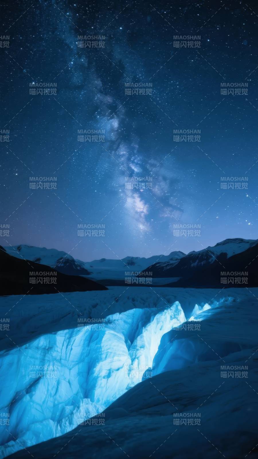 星河映冰川图片