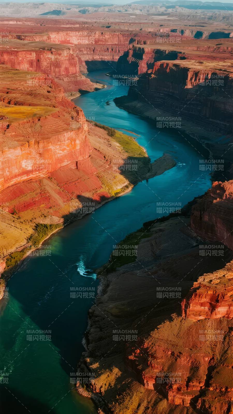 峡谷碧水映红岩图片