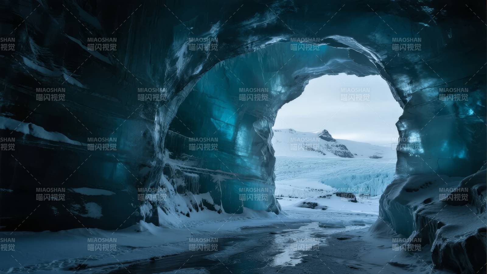 冰洞奇观图片