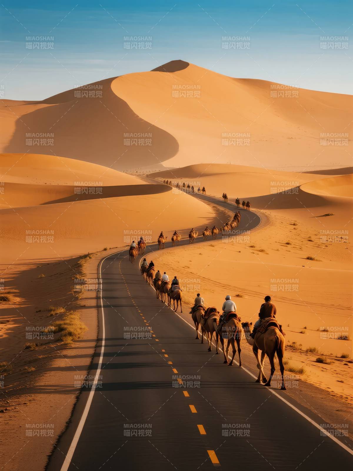 沙漠驼队行路图图片