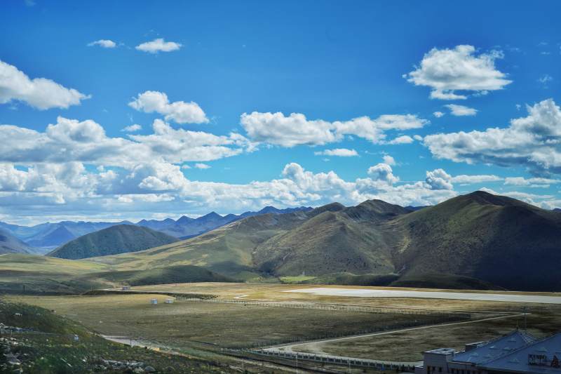 康定机场风光无限好图片