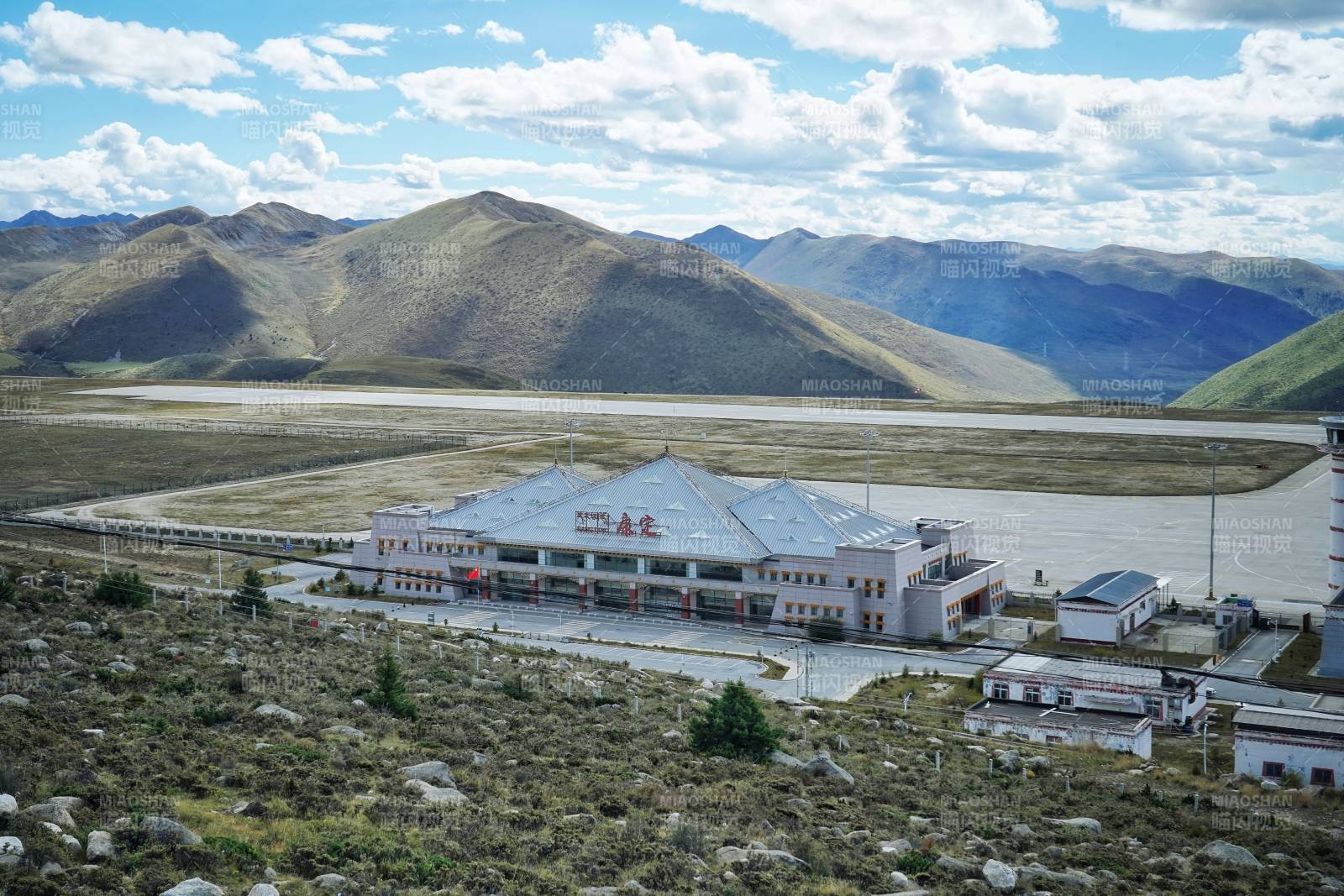 康定机场机场风光图片