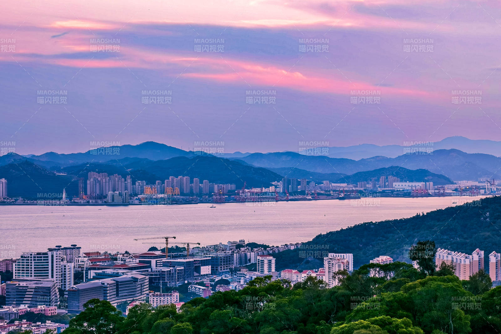 山海城景暮色美（厦门）图片