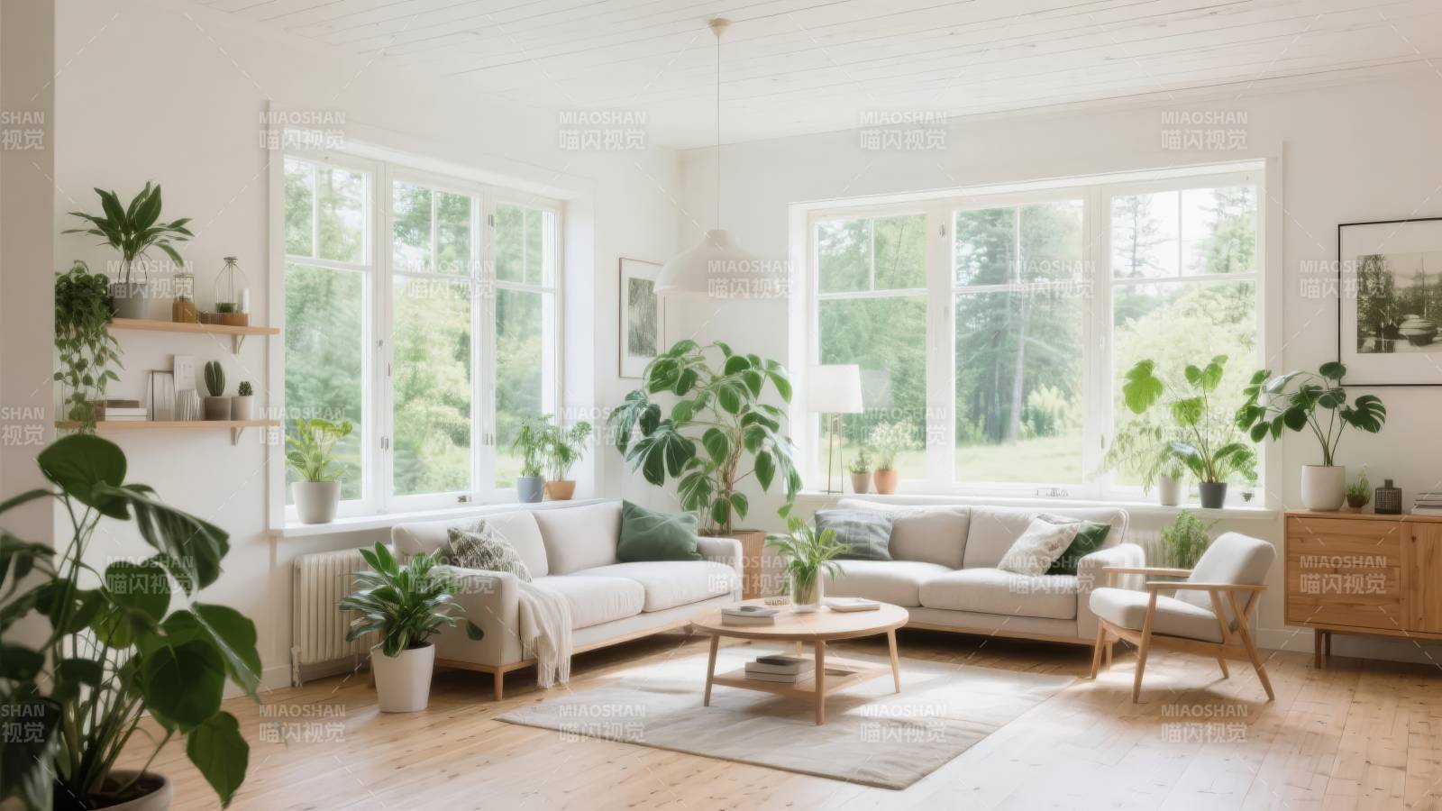 绿植环绕的明亮客厅图片