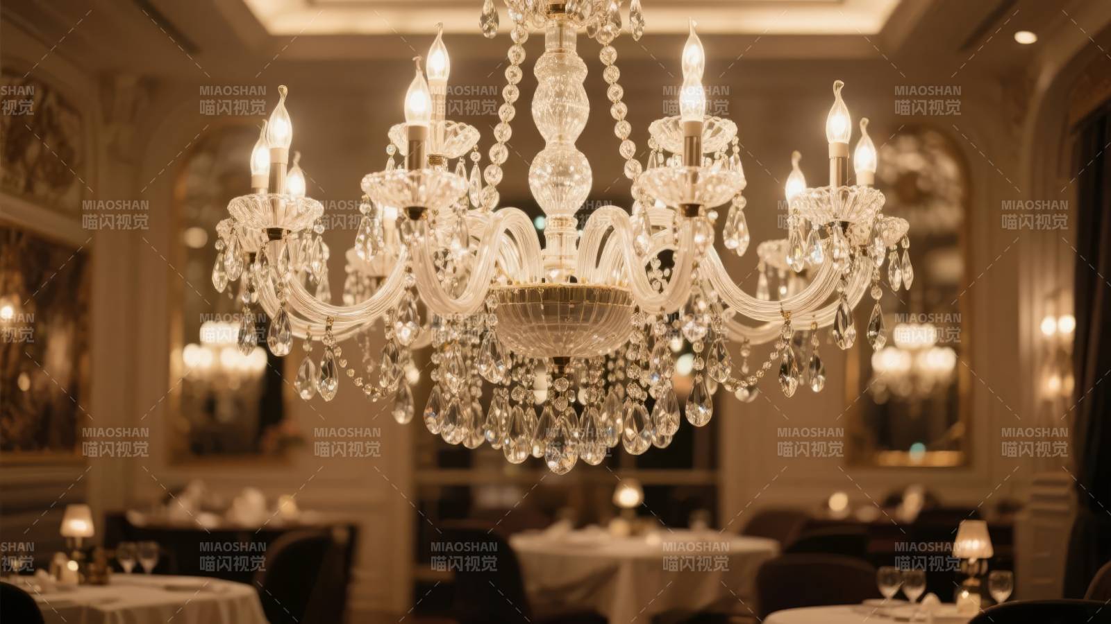 水晶吊灯映餐厅图片