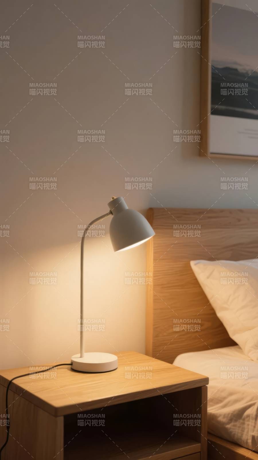 温馨床头灯图片