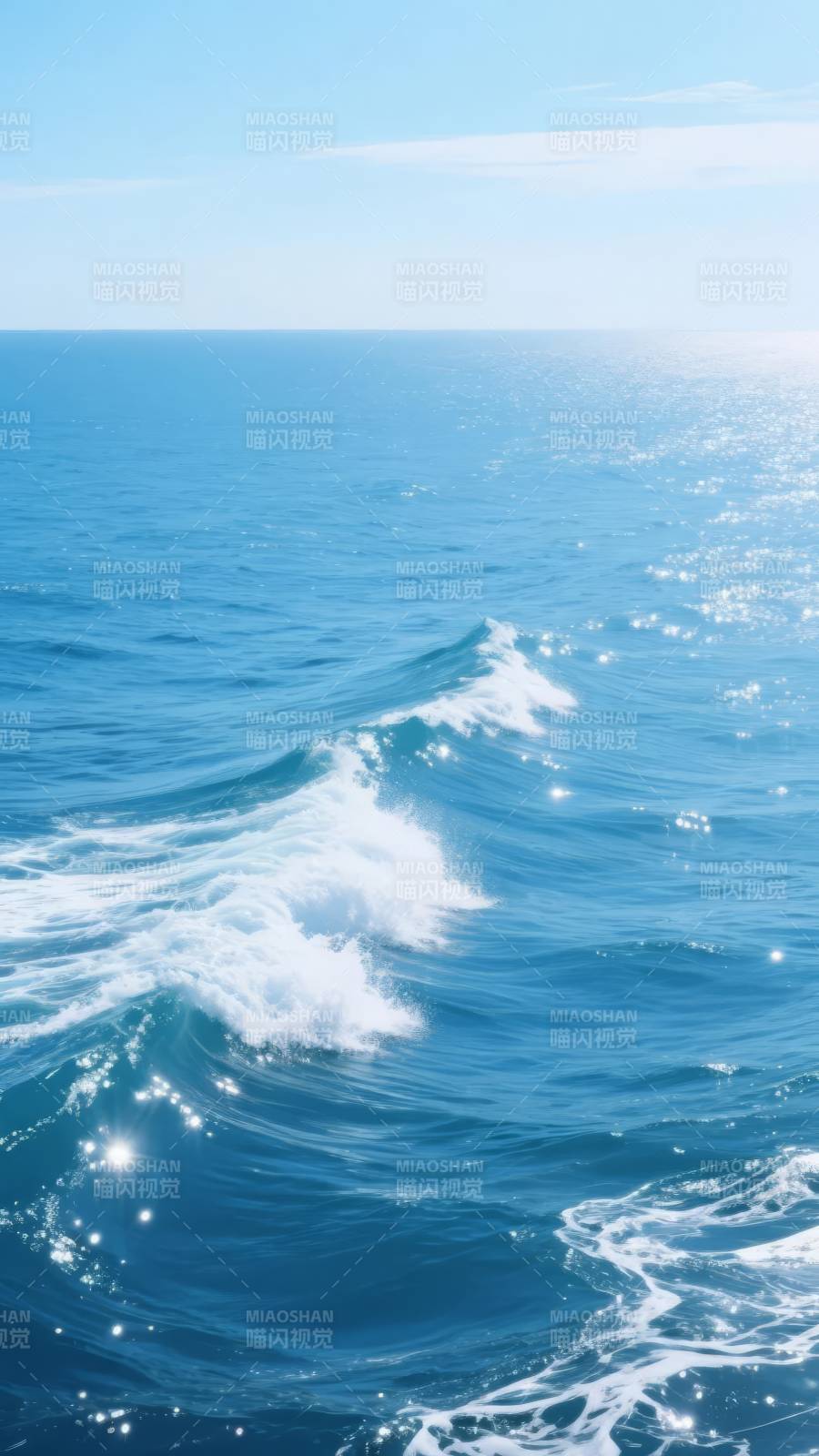 碧海蓝天 波光粼粼图片