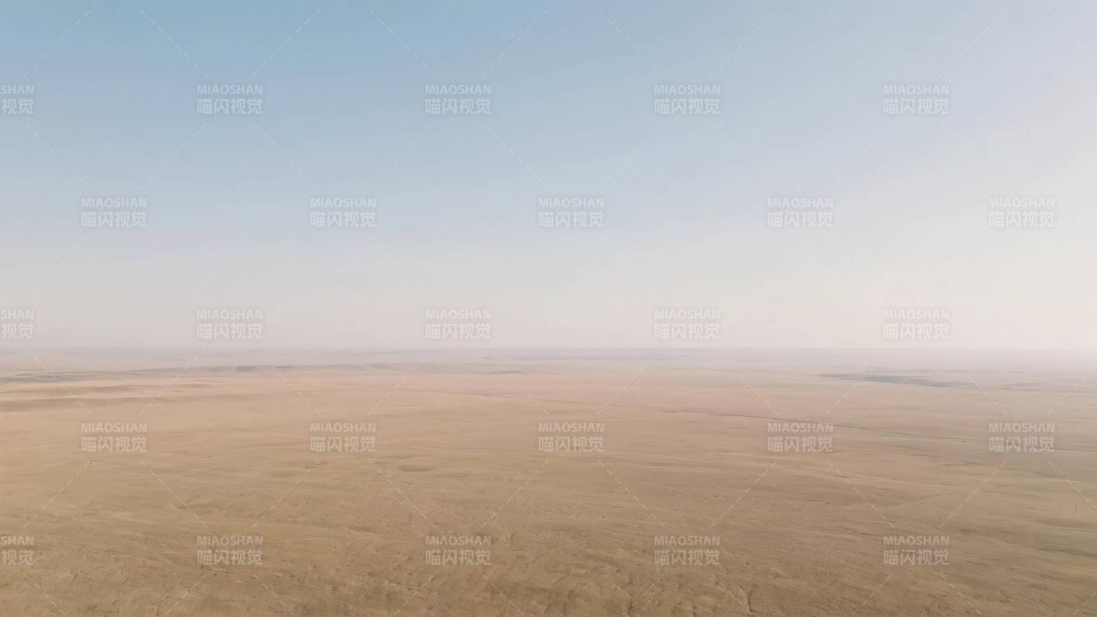 无垠荒原天际线图片