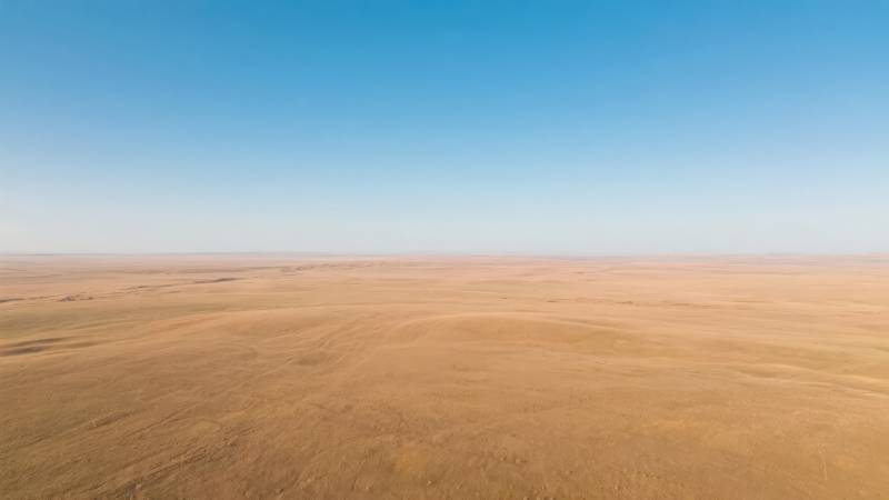无垠沙漠天际线图片