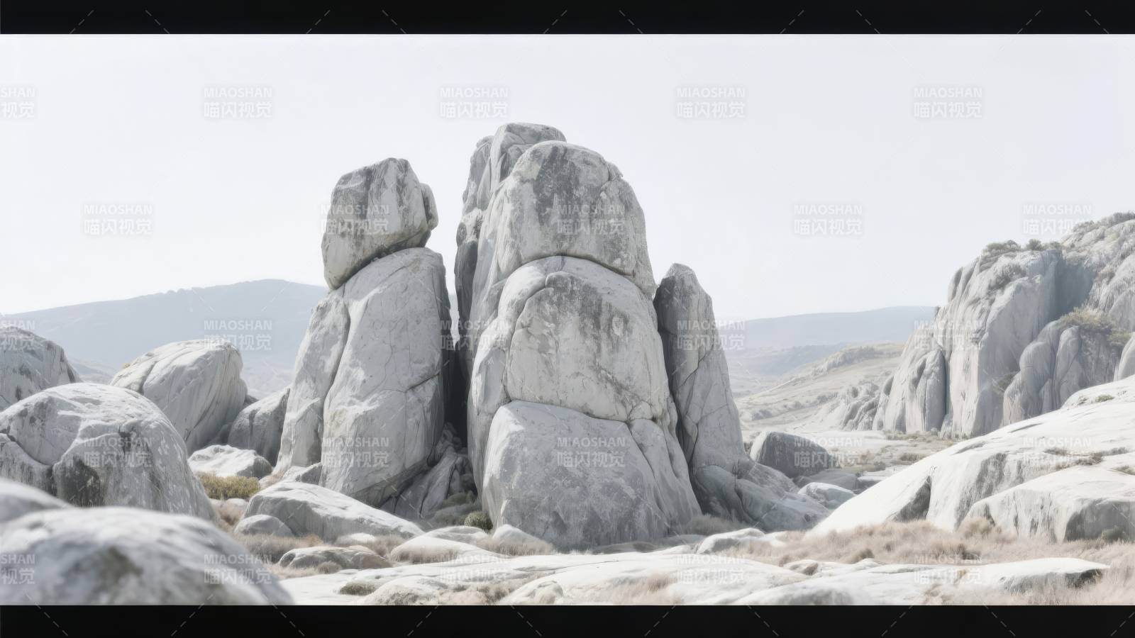 奇石嶙峋 荒原静谧图片