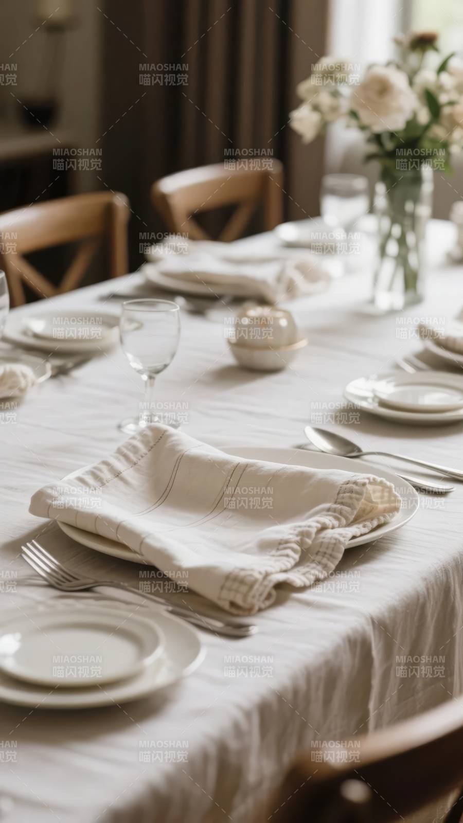 雅致餐桌布置图片