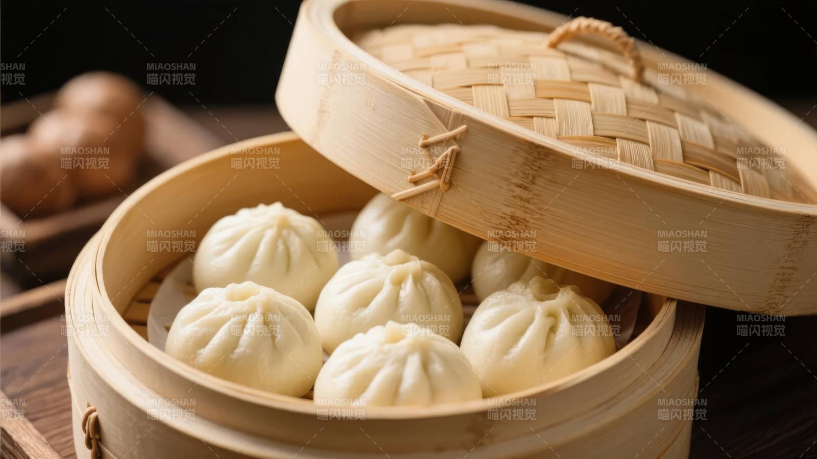 蒸笼里的小笼包图片