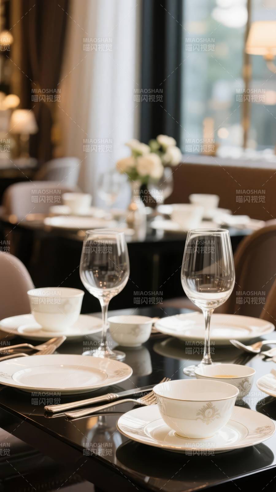 精致餐桌布置图片