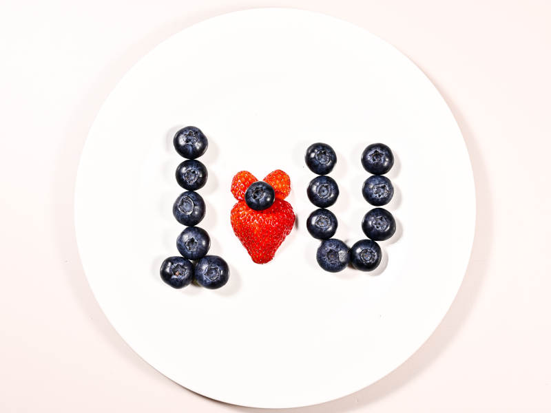 草莓蓝莓水果创意摆盘图片