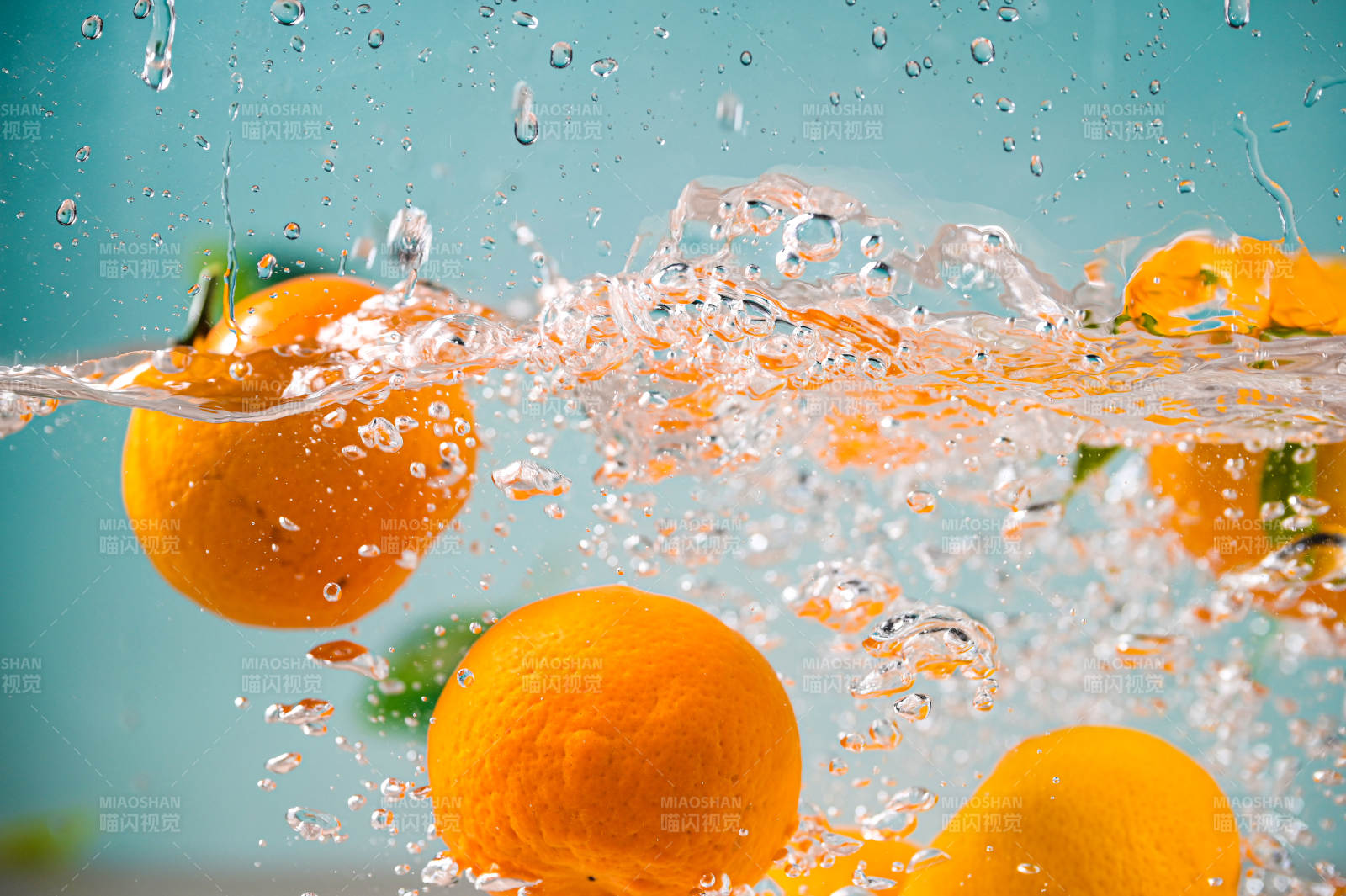沃柑入水瞬间特写图片