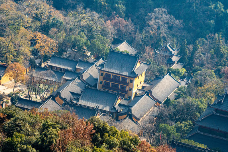 山间古寺秋色图片