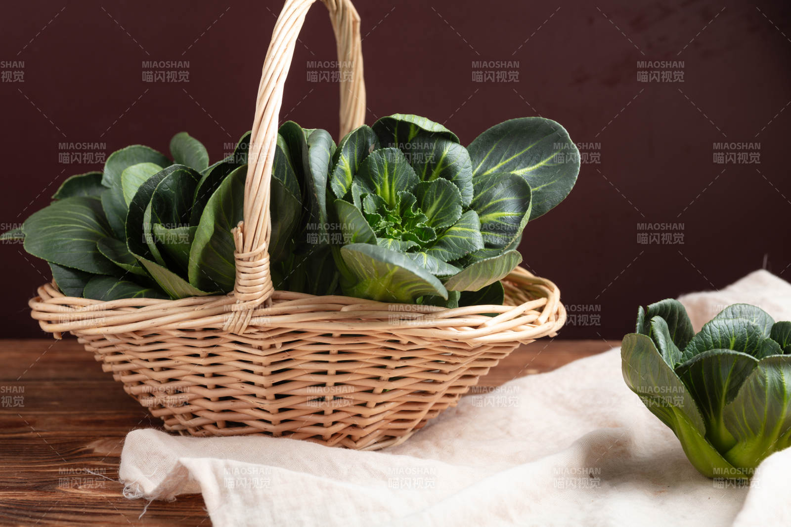 篮中上海青苗图片