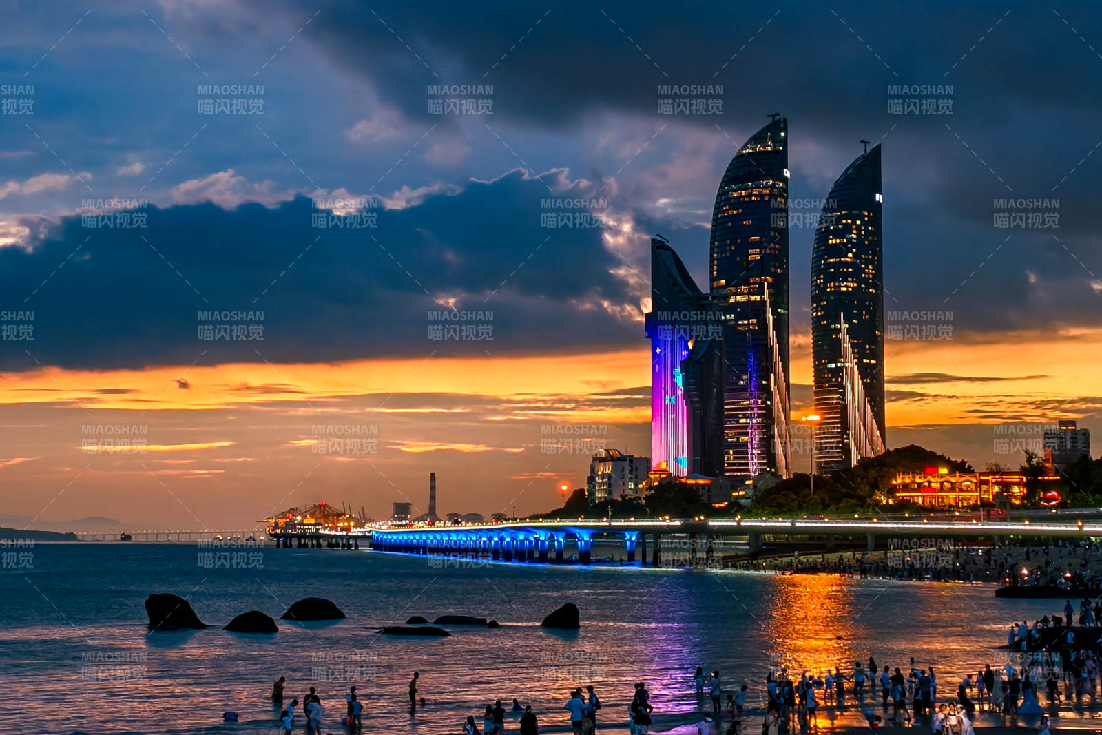 厦门夜景璀璨图片