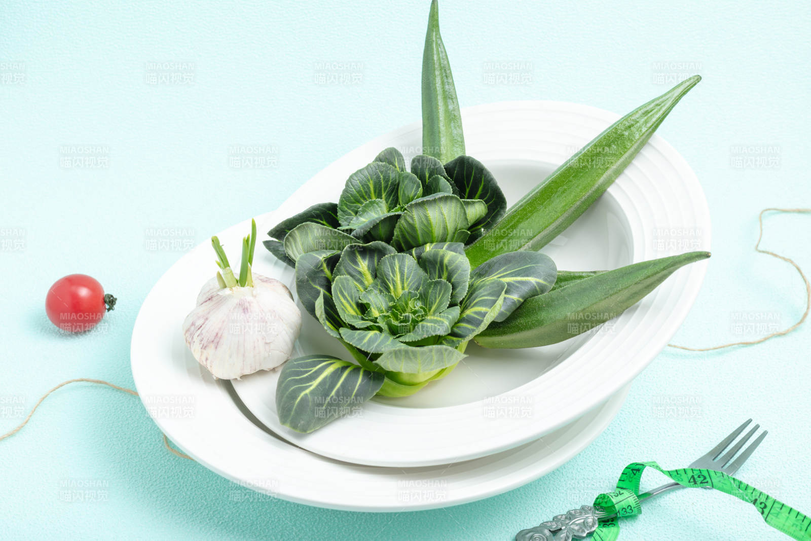 清新蔬菜盘饰图片