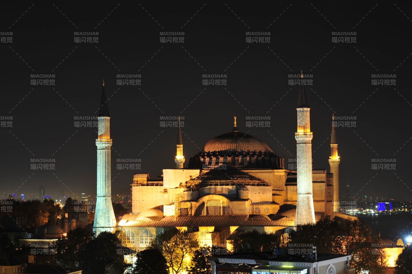 夜幕下的清真寺图片