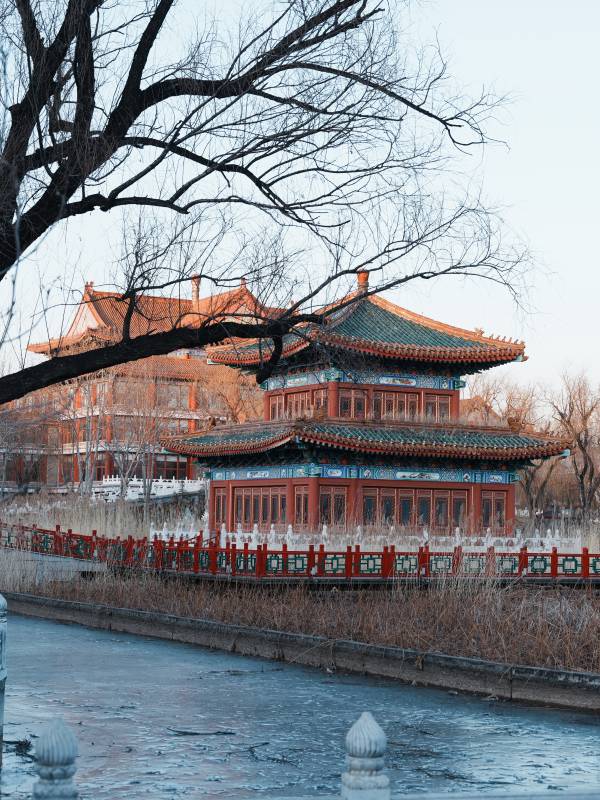 冬日古亭静谧景图片