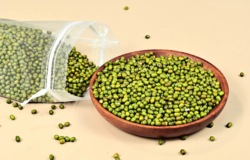 五谷杂粮有机绿豆特写展示图片