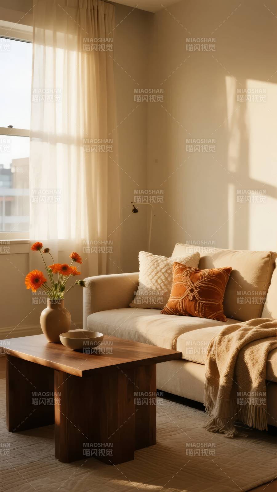 温暖午后客厅一角图片