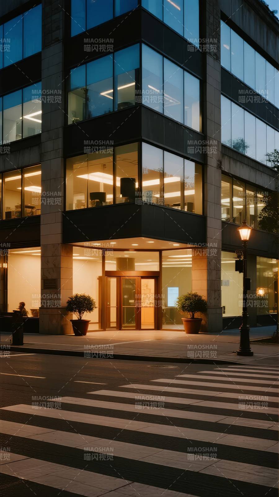 现代办公楼夜景图片