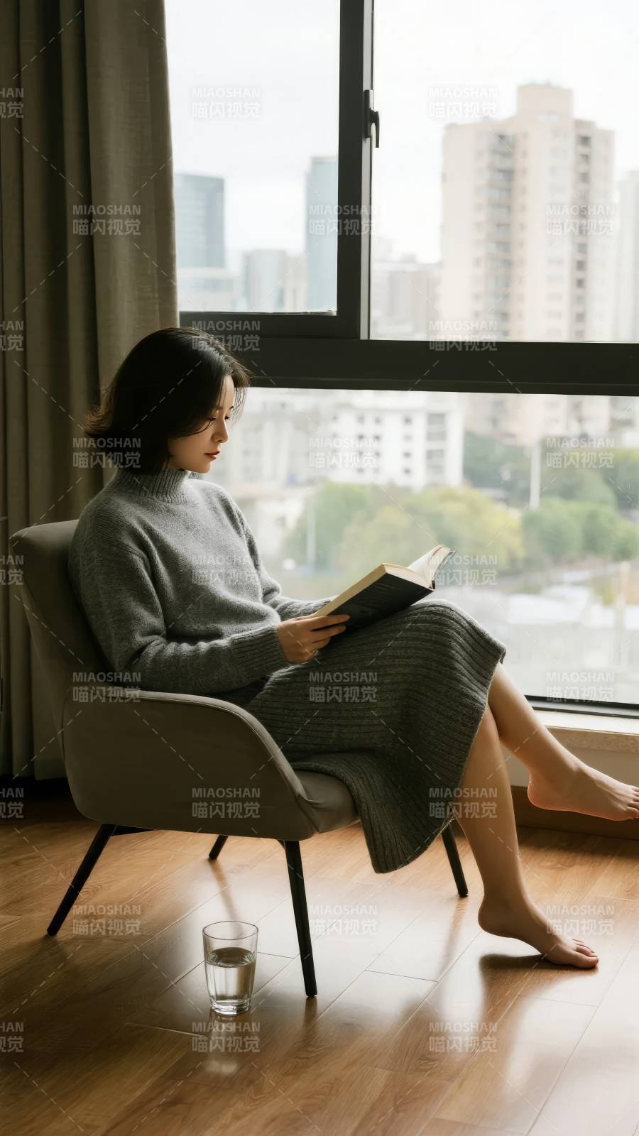 窗边静读时光图片