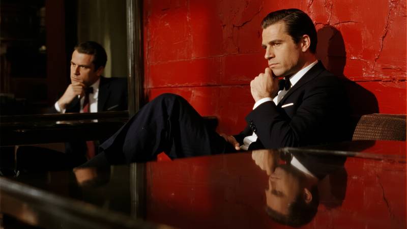 沉思的绅士图片