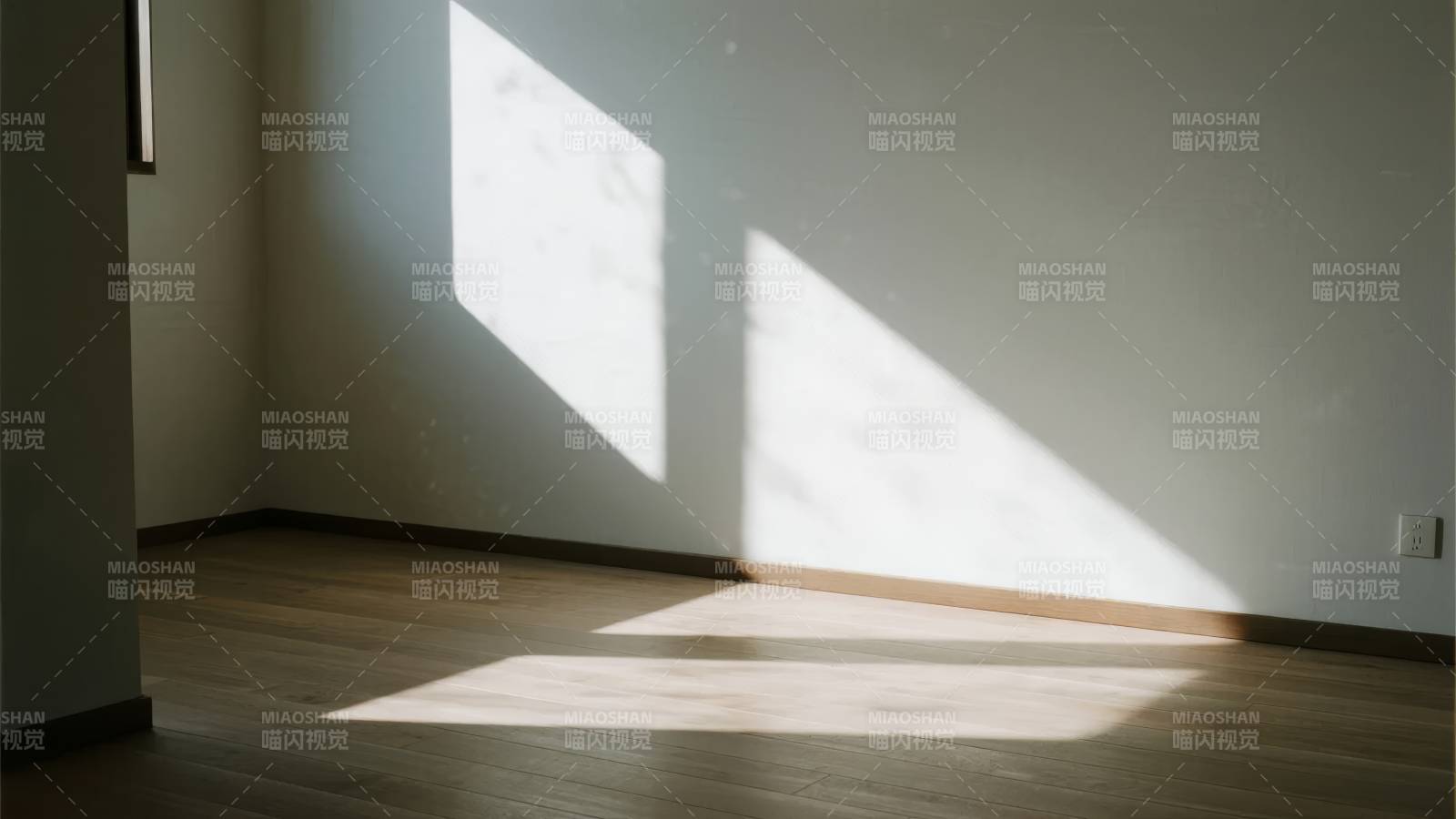 光影交错的空房间图片