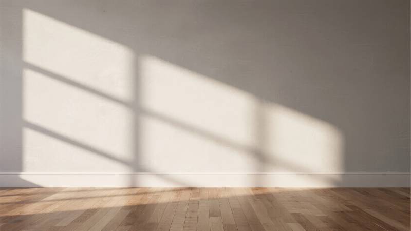 光影交错的空房间图片