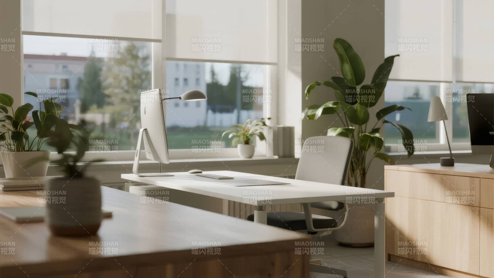 明亮现代办公空间图片