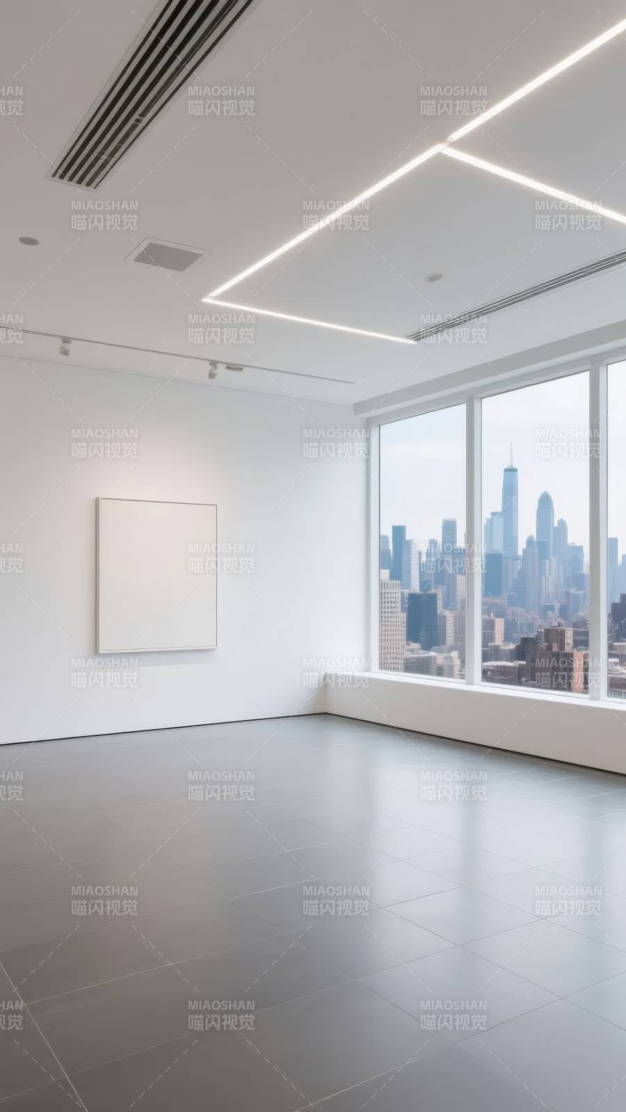 城市天际线下的空旷展厅图片