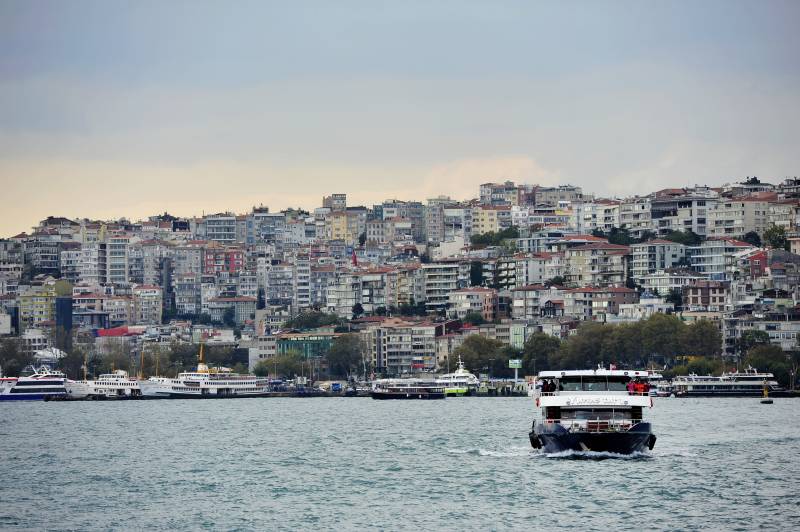 伊斯坦布尔水岸风光图片